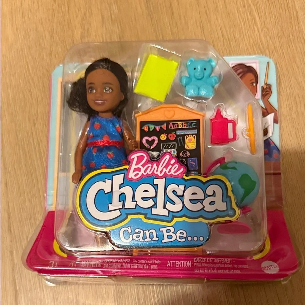 Barbie Chelsea can be a teacher new in sealed box